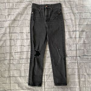 Express women 2R slim super high rise distressed ripped jeans black